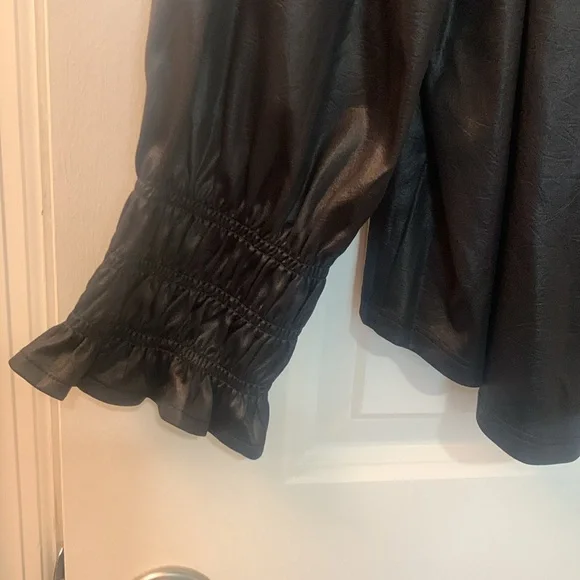 EUC XXL Chico’s Black blouse (leather look) - Picture 5 of 7